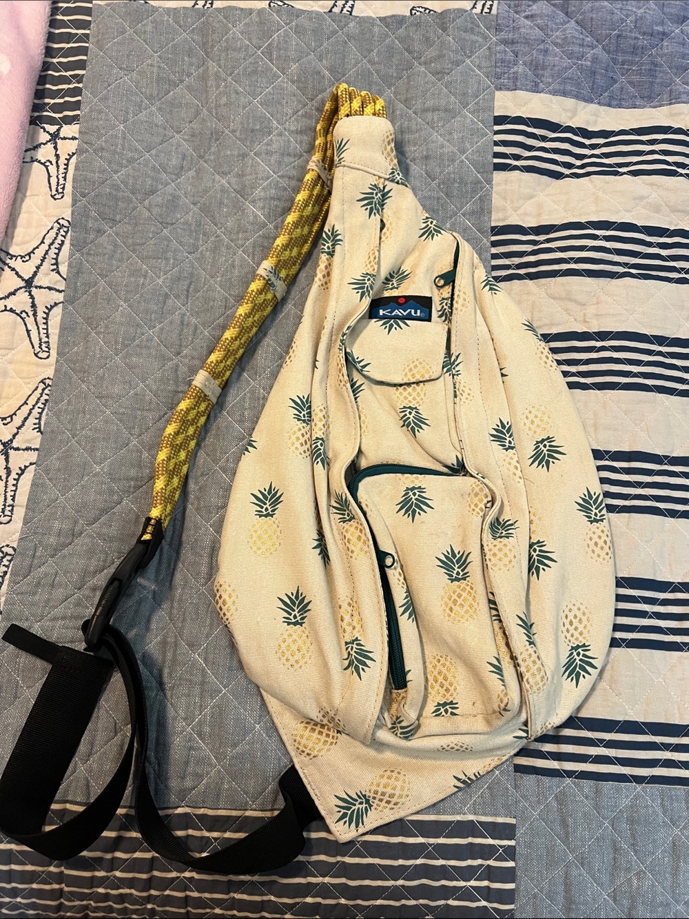 Kavu Cream Pineapple Rope Sling Crossbody Bag with Yellow Strap